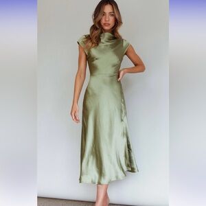 Selfie Leslie Lucinda Twist Back Midi Dress Green Size XL